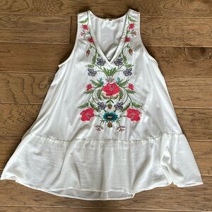 Umgee Embroidered White Tunic Top Size Small